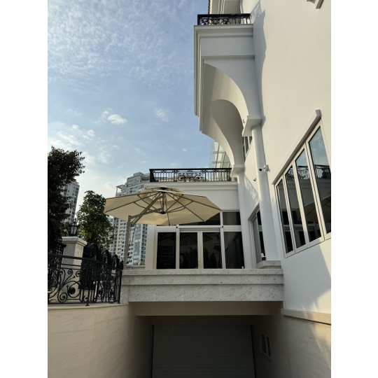 Biệt Thự Hiện Đại Quận 2