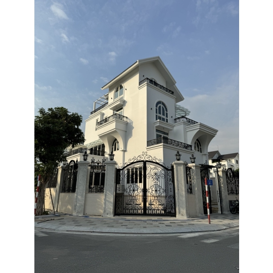 Biệt Thự Hiện Đại Quận 2