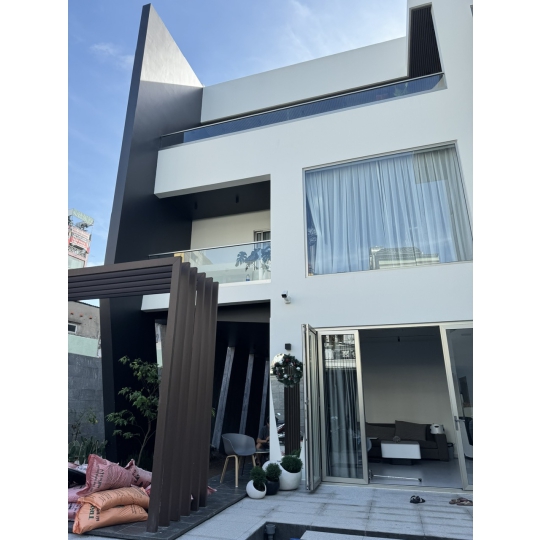 Biêt Thự Hiện Đại Ở Phường 1 Tân Bình