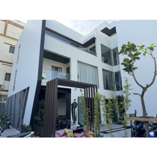 Biêt Thự Hiện Đại Ở Phường 1 Tân Bình